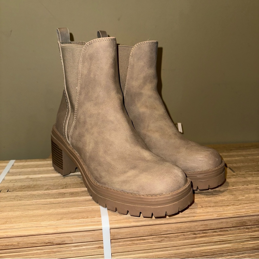 Women’s boots